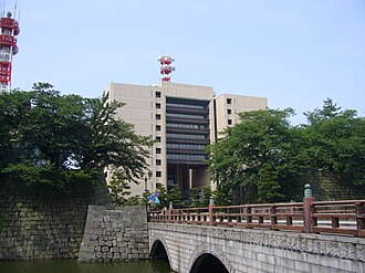 外観：福泉信組 本店が入居する福井県庁舎