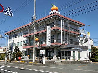 外観：JAみっかび 本館