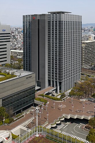 外観：住友生命の本社（大阪ビジネスパーク内）